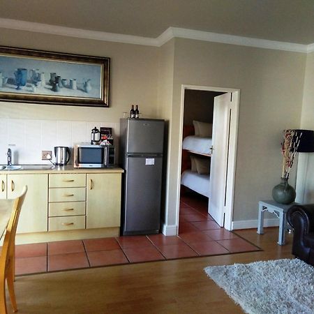 Casa Mia Guesthouse Table View Bagian luar foto