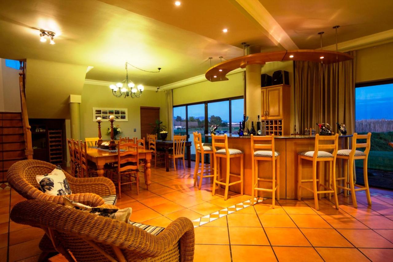 Casa Mia Guesthouse Table View Bagian luar foto