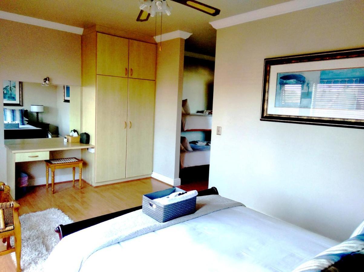 Casa Mia Guesthouse Table View Bagian luar foto