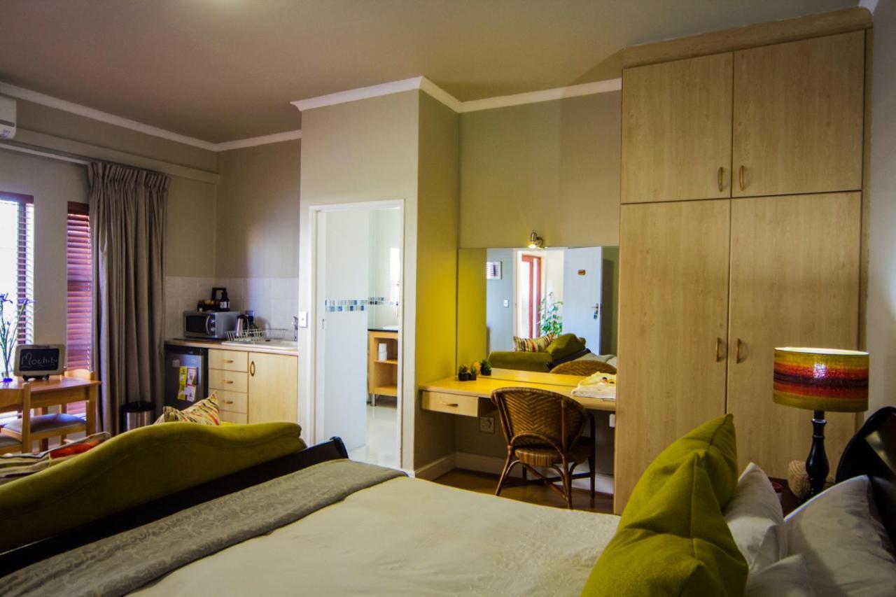 Casa Mia Guesthouse Table View Bagian luar foto