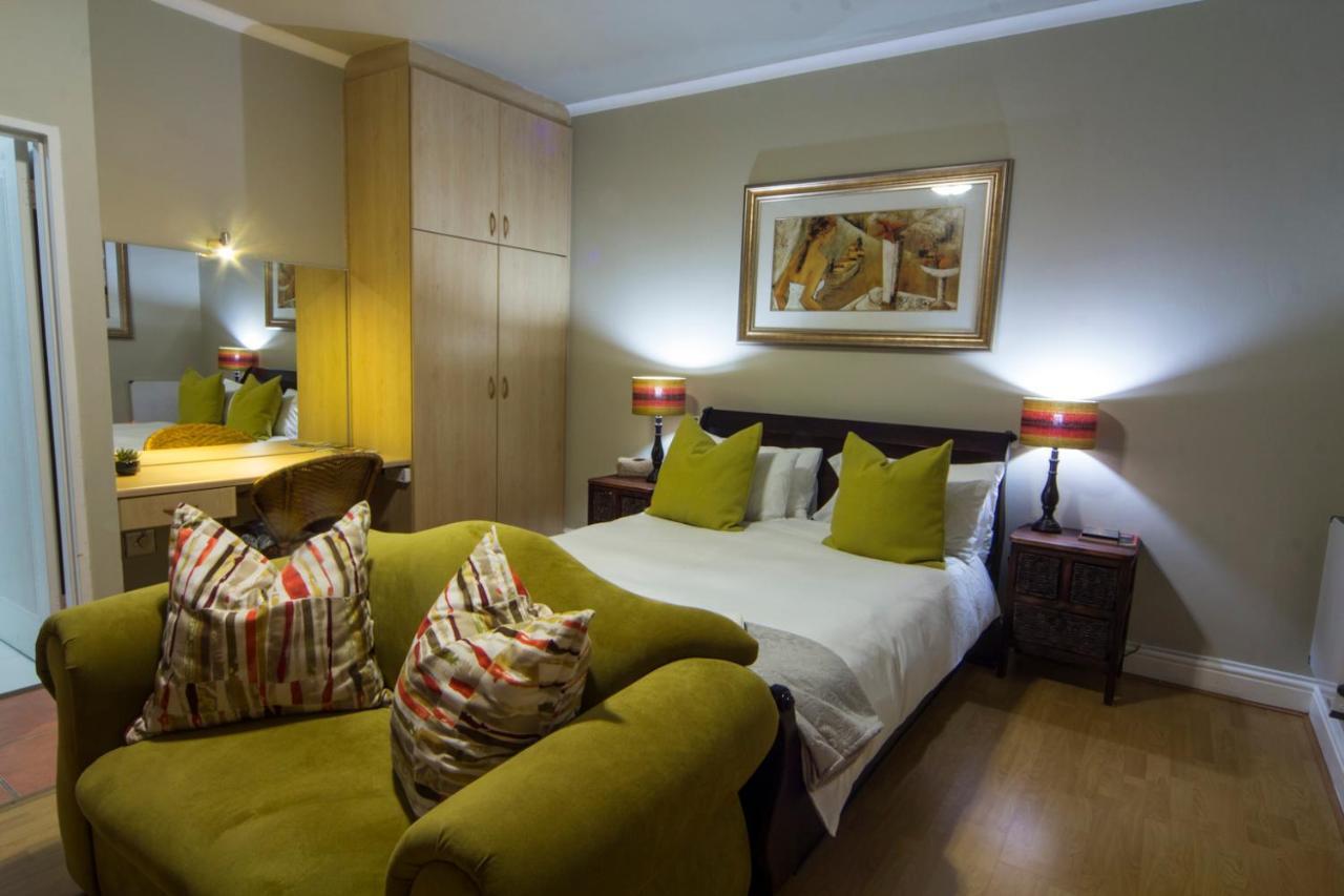 Casa Mia Guesthouse Table View Bagian luar foto