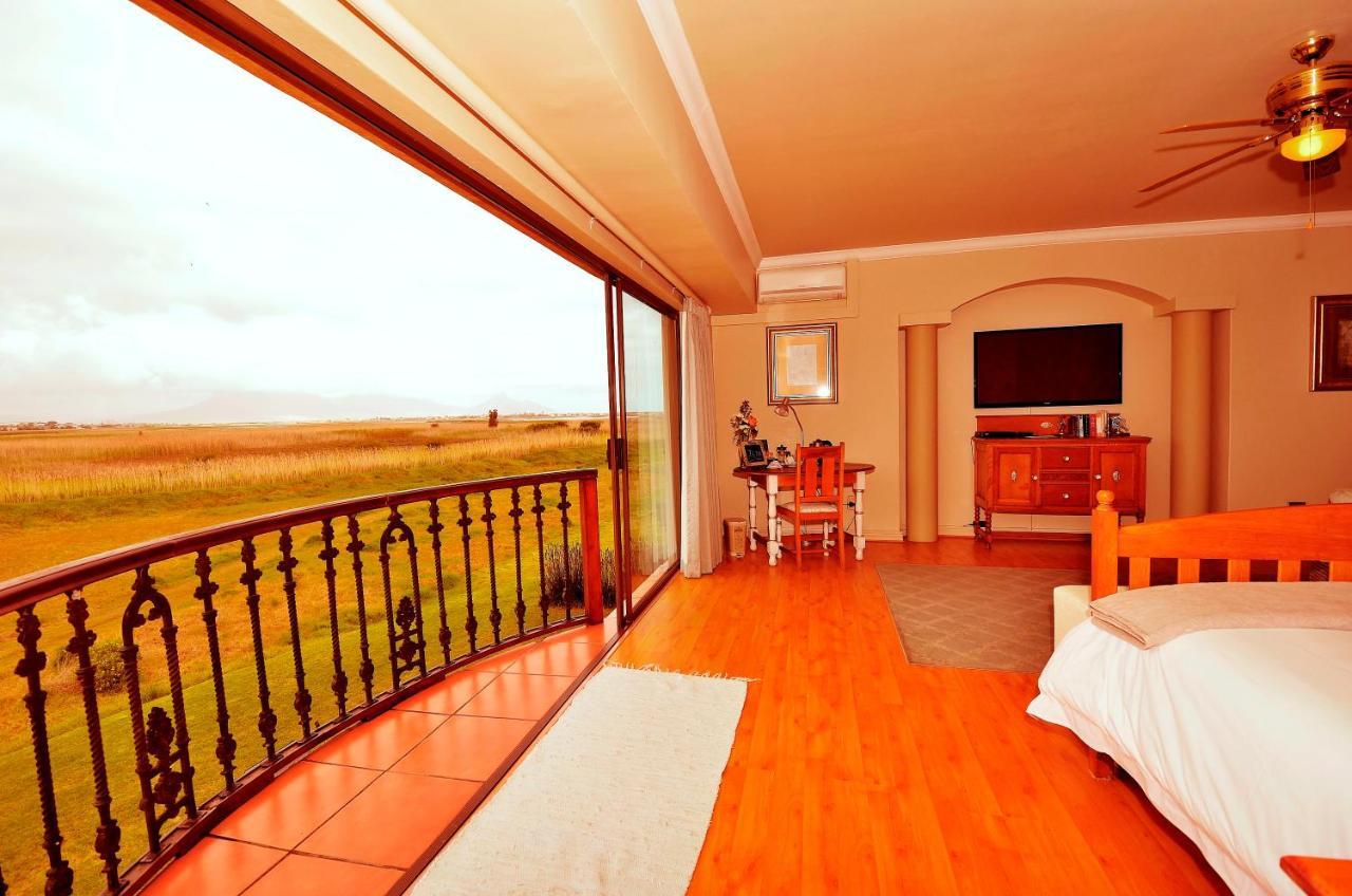 Casa Mia Guesthouse Table View Bagian luar foto